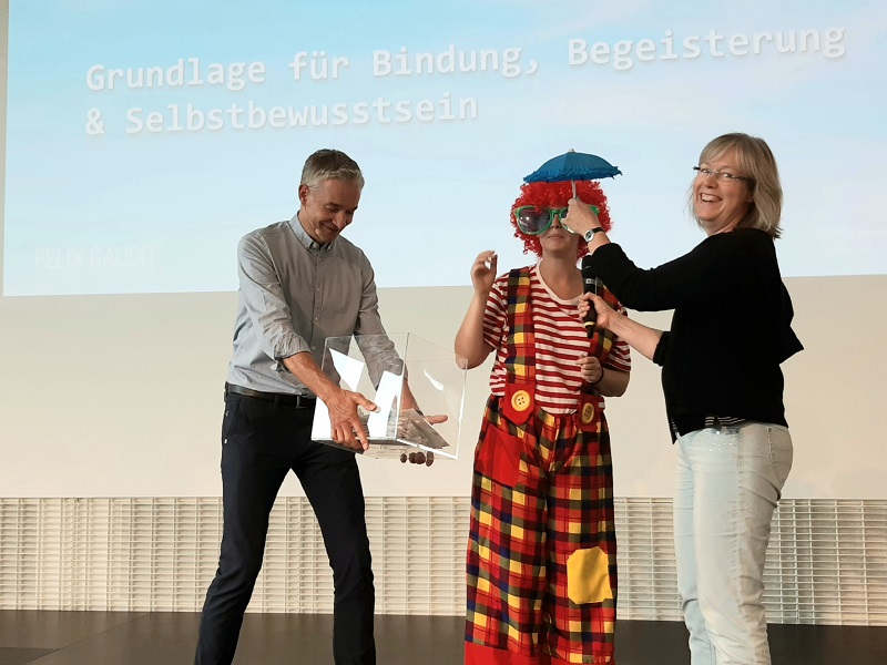 Bild Verlosung Schattenbaum_klein Bild Verlosung Clever in Sonne und Schatten Schattenbaum Erzieherinnentag Unfallkasse Sachsen