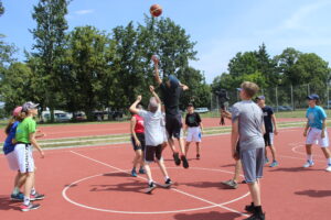 UV-Schutz bei Sport und Bewegung - Beispiel Basketball (YouTube-Link)-image